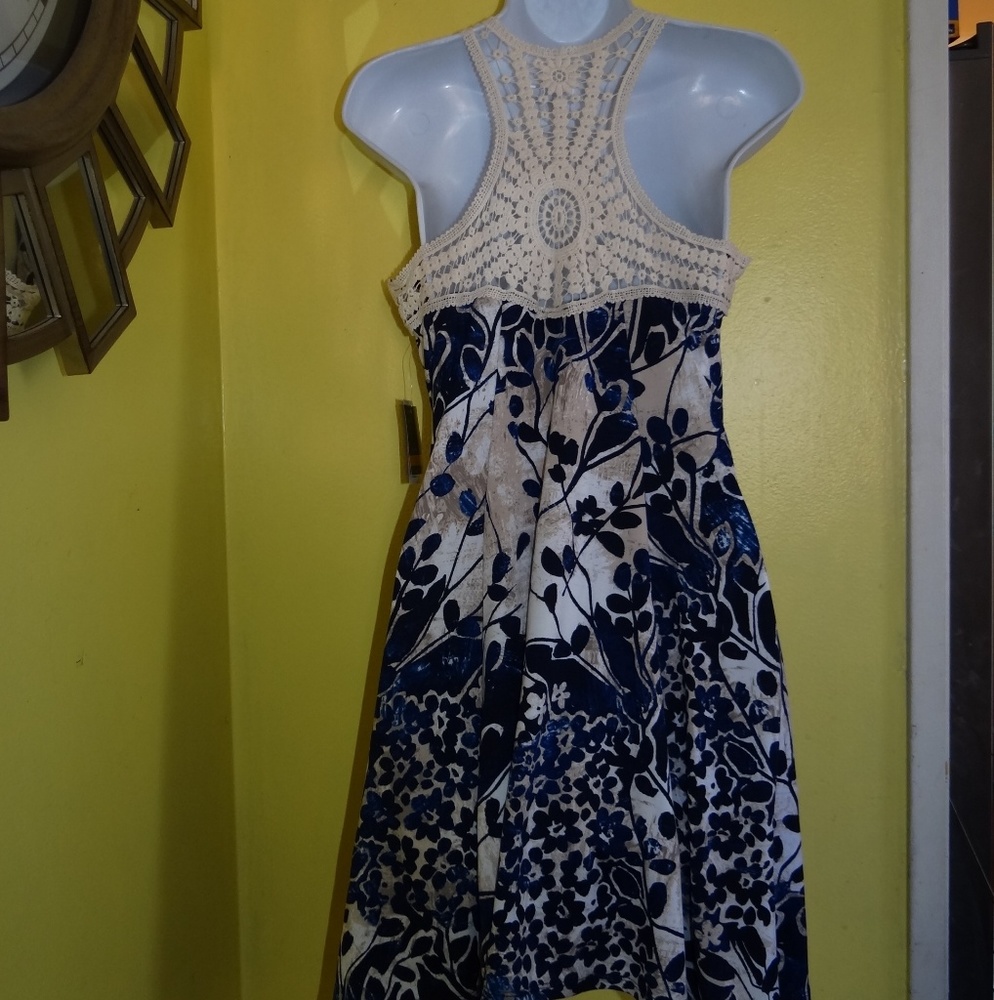 - Gabby skye woman size s